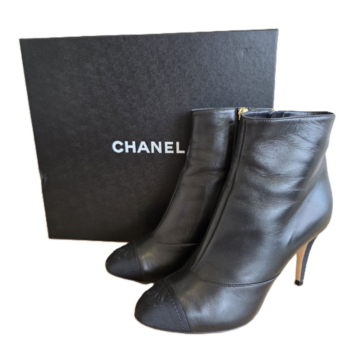 CHANEL シャネル ココマーク 切替 ショートブーツ ピンヒール 23.5cm ブーツ GG33426 ラムスキン ブラック  レディース【中古】