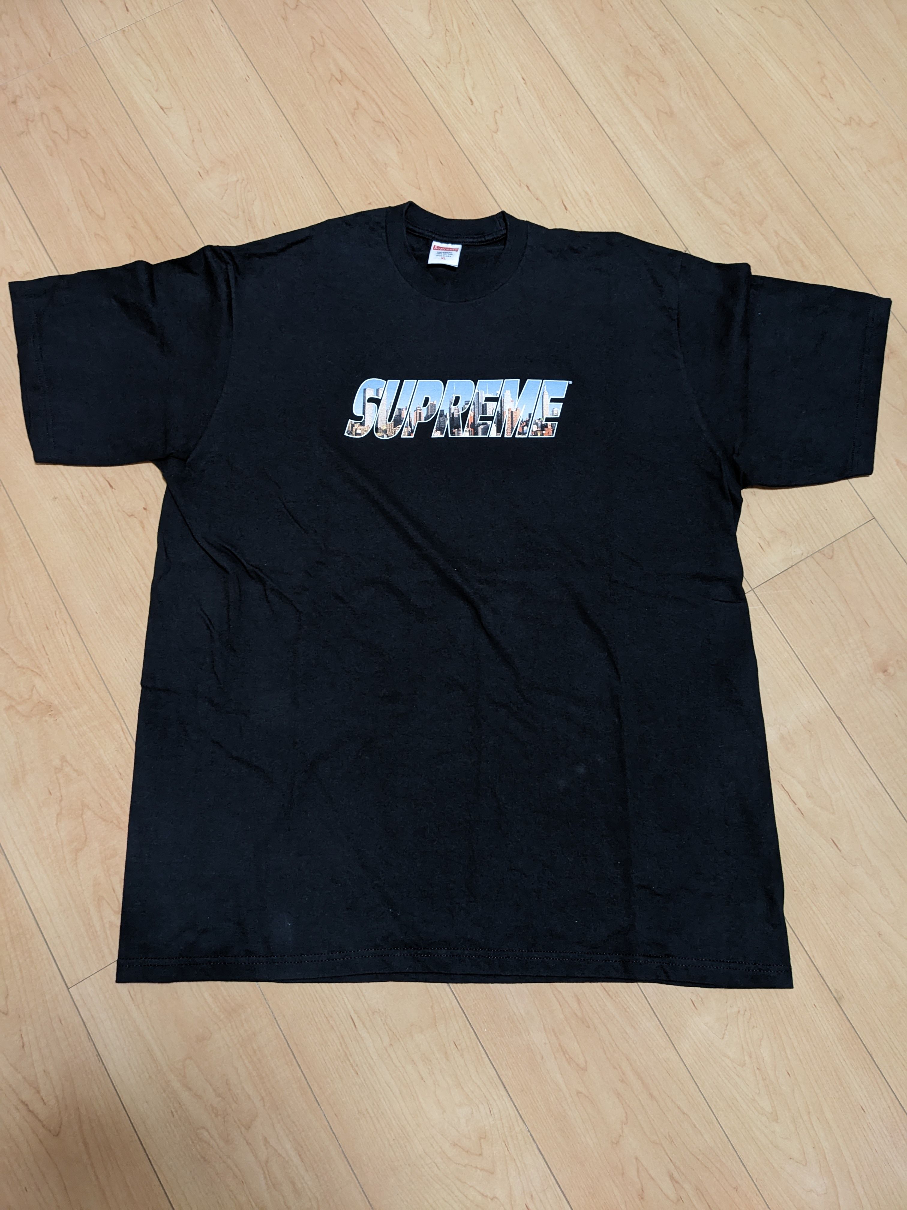 Supreme Gotham Tee "Black"