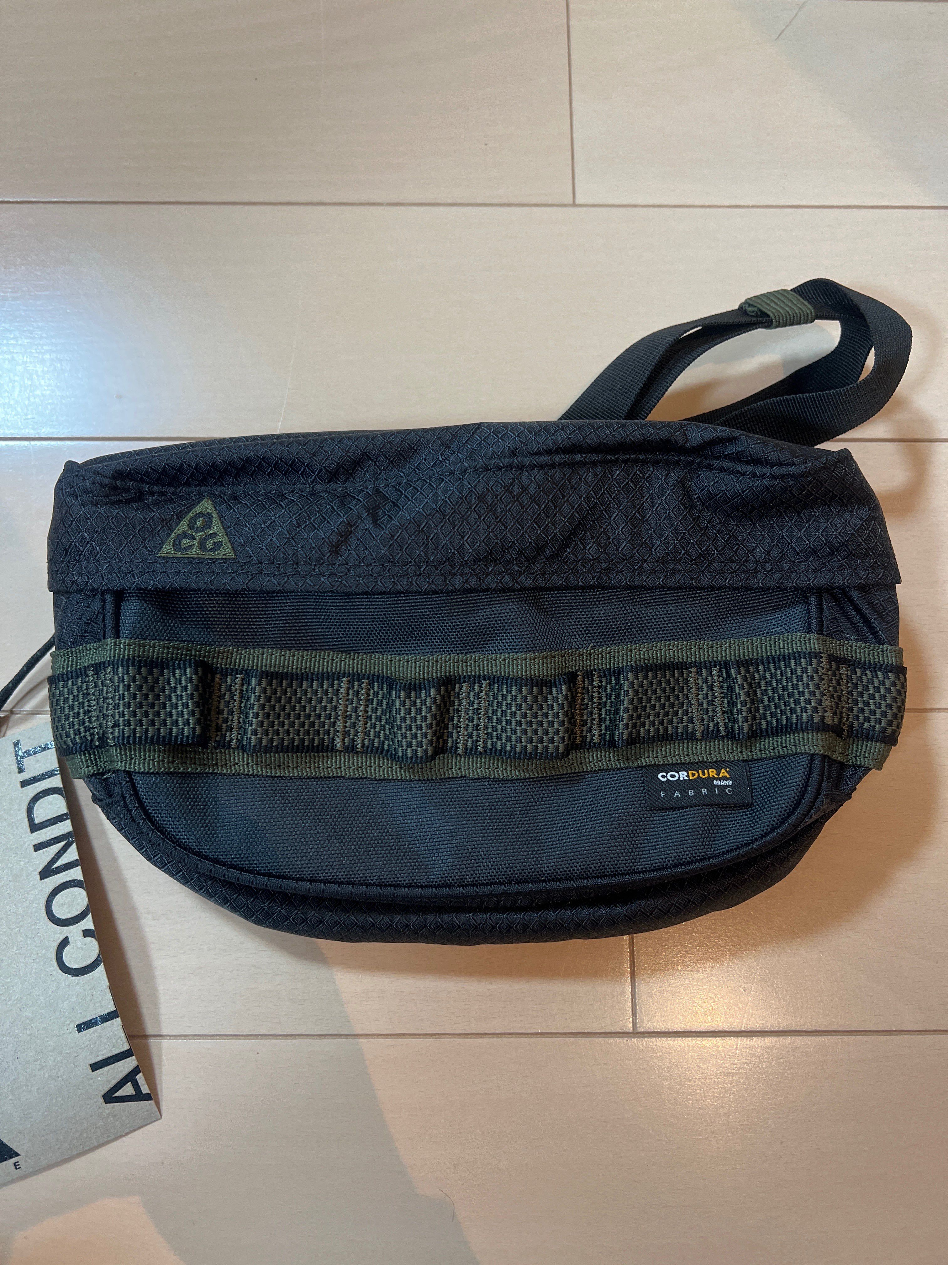 ナイキACG ウエストバック