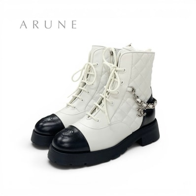 シャネル CHANEL ブーツ ショートブーツ 靴 シューズ レザー ホワイト ブラック シルバー マトラッセ ココマーク チェーン レースアップ