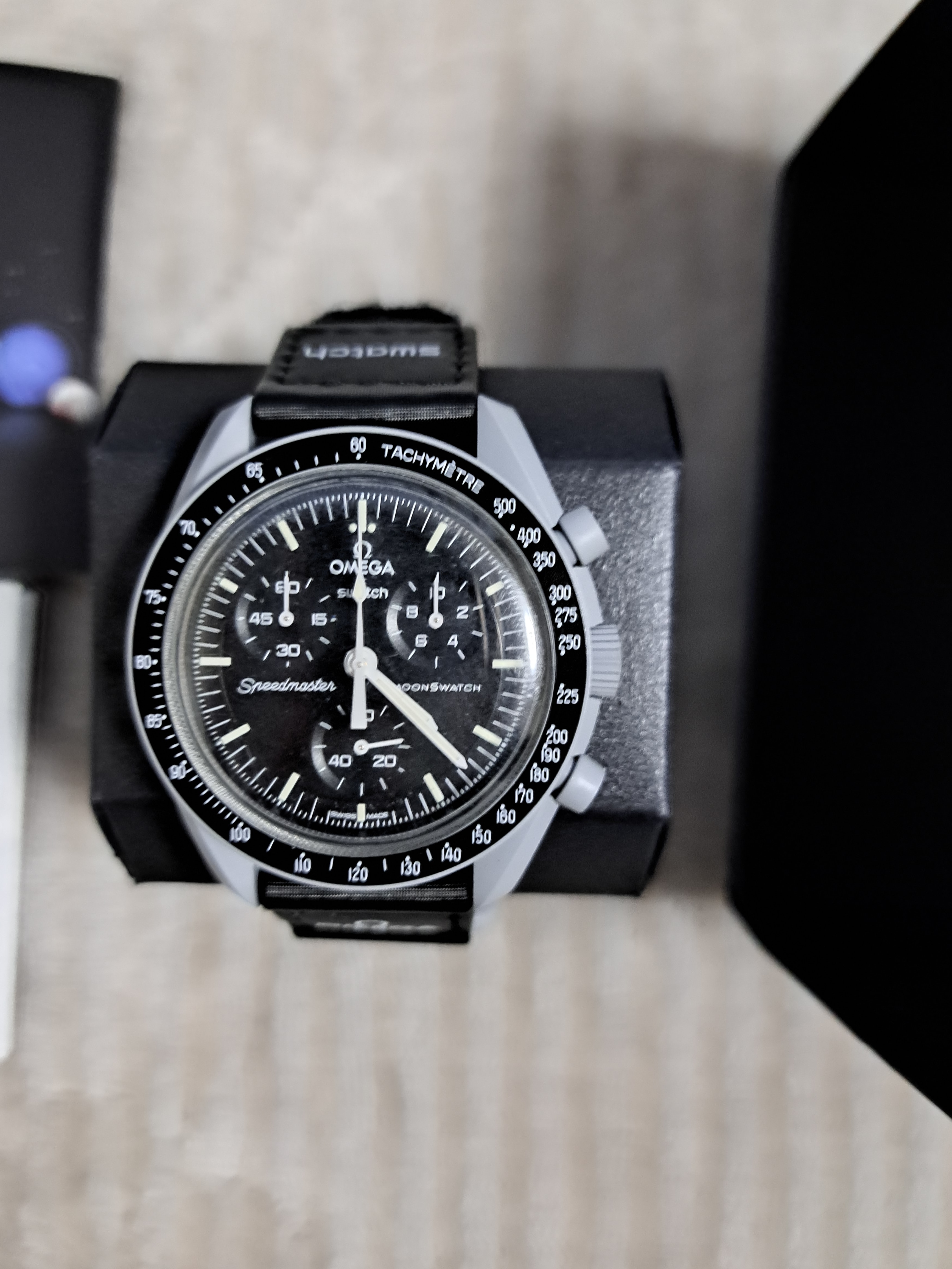 スウォッチ × オメガ ミッション トゥ ザ ムーン SO33M100