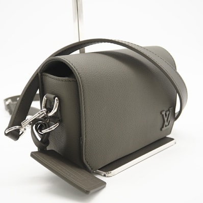 極美品 LOUIS VUITTON ルイ・ヴィトン LVアエログラム ファストライン ウェアラブル ウォレット M82086 ショルダーバッグ カーキ トリヨンレザー レディース