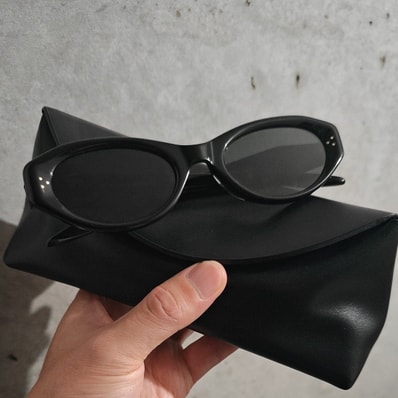 Gentle Monster Vamp 01 "Black"