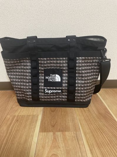 Supreme x The North Face Studded Explore Utility Tote. 17L. "Black" NM82125I