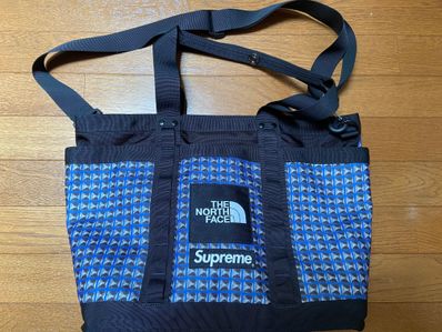 Supreme x The North Face Studded Explore Utility Tote. 17L. "Royal" NM82125I