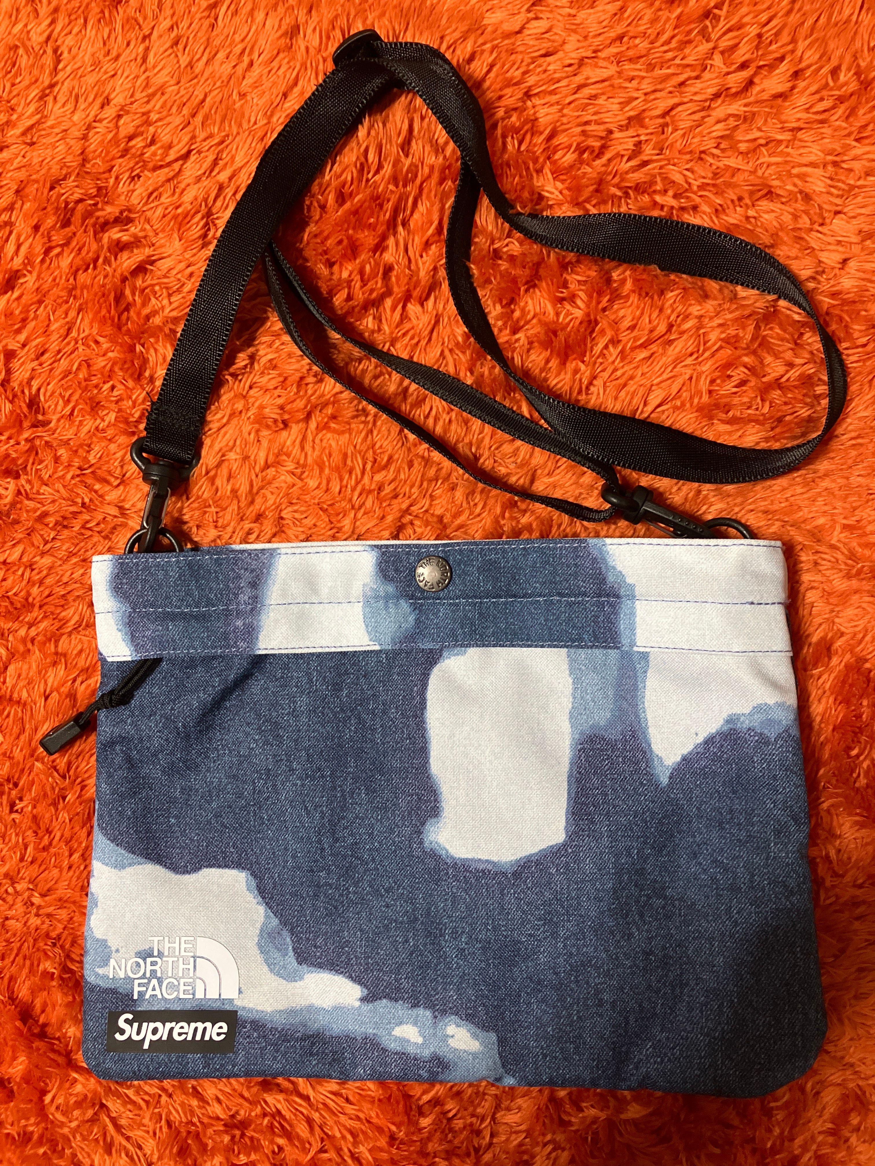 Supreme x The North Face Bleached Denim Print Shoulder Bag "Indigo"
