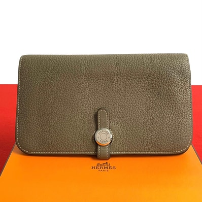 HERMES エルメス トゴン GM トリヨンクレマンス 二つ折り財布
18049