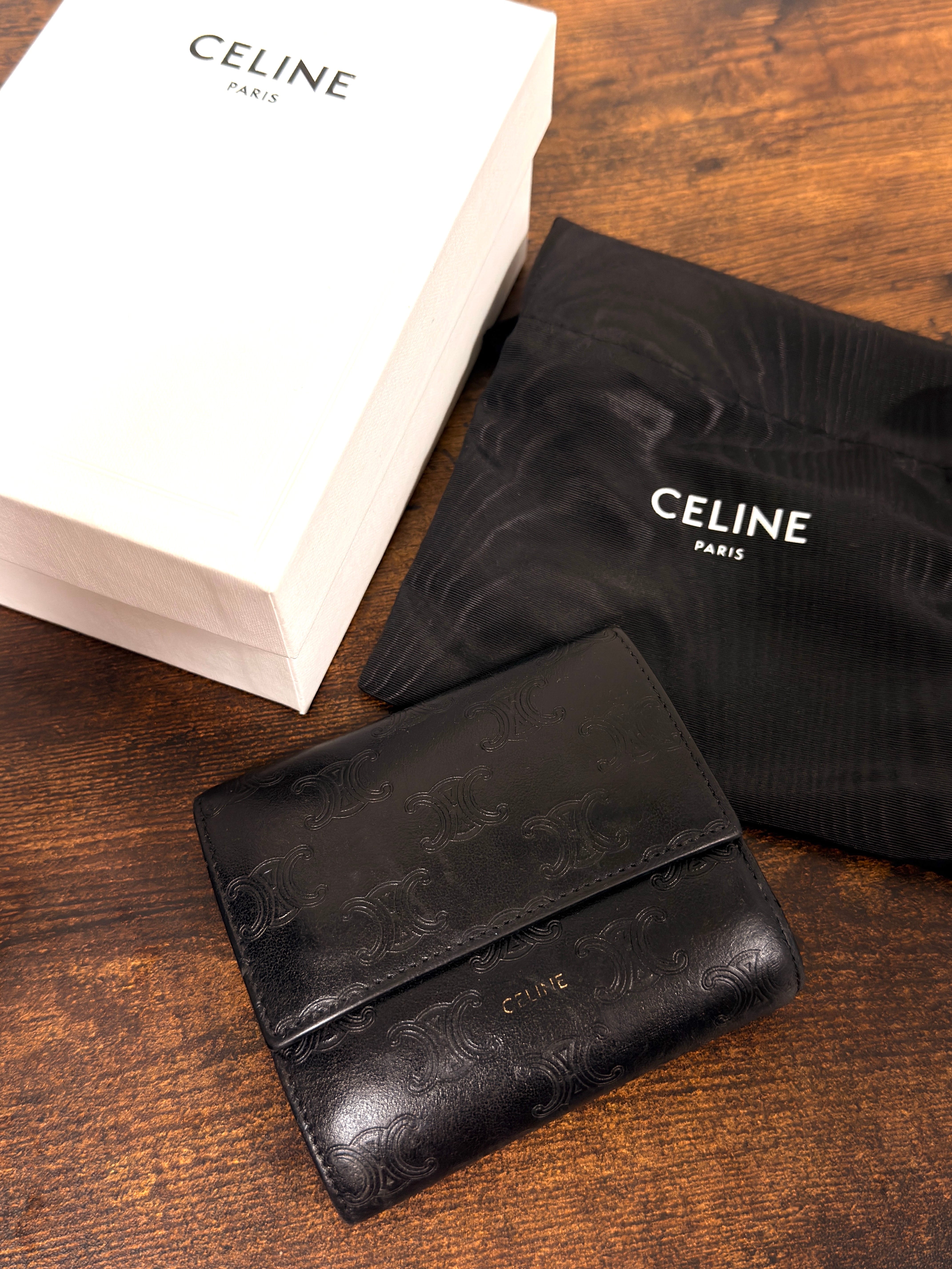 CELINE トリオンフ エンボス 三つ折り財布 ブラック セリーヌ 箱付き