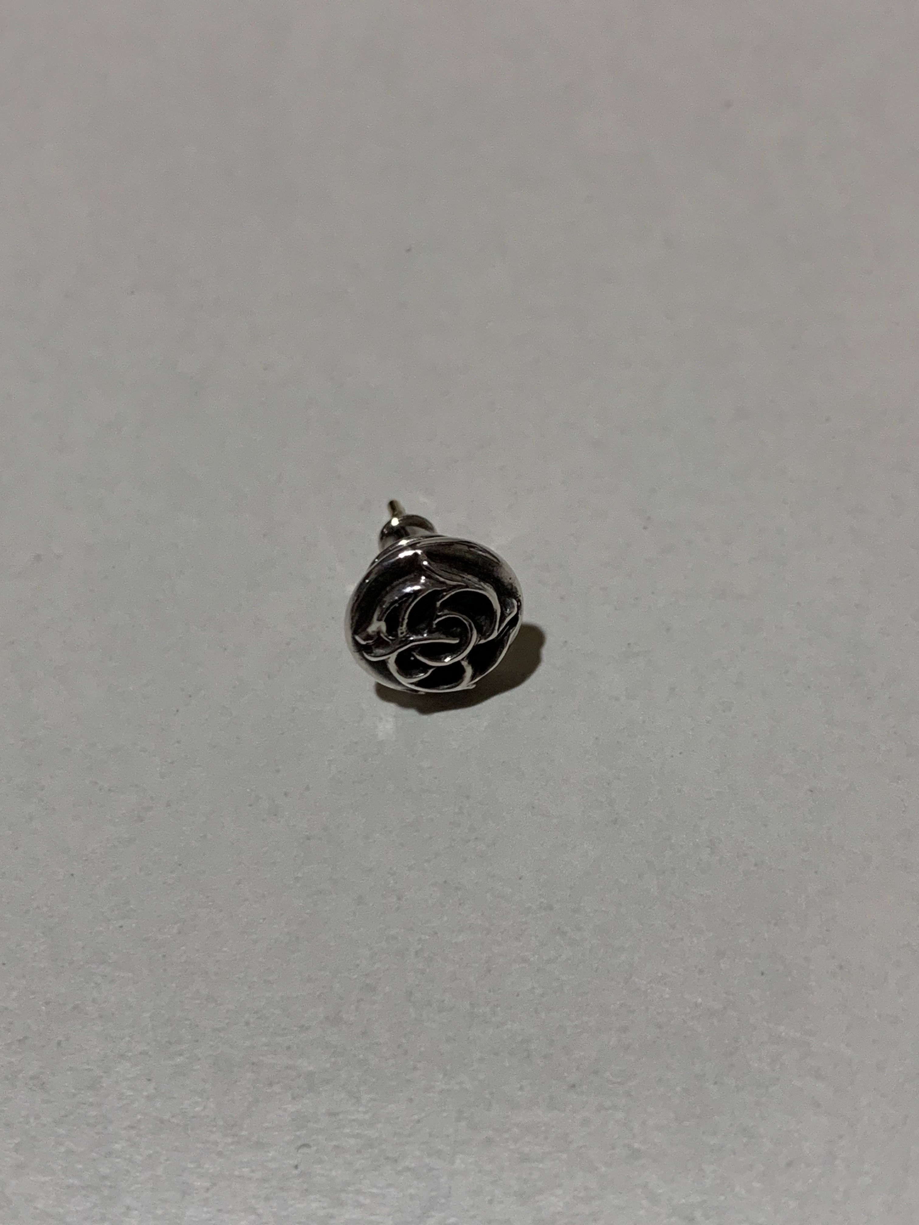 クロムハーツ フローラル スタッド ピアス シルバー