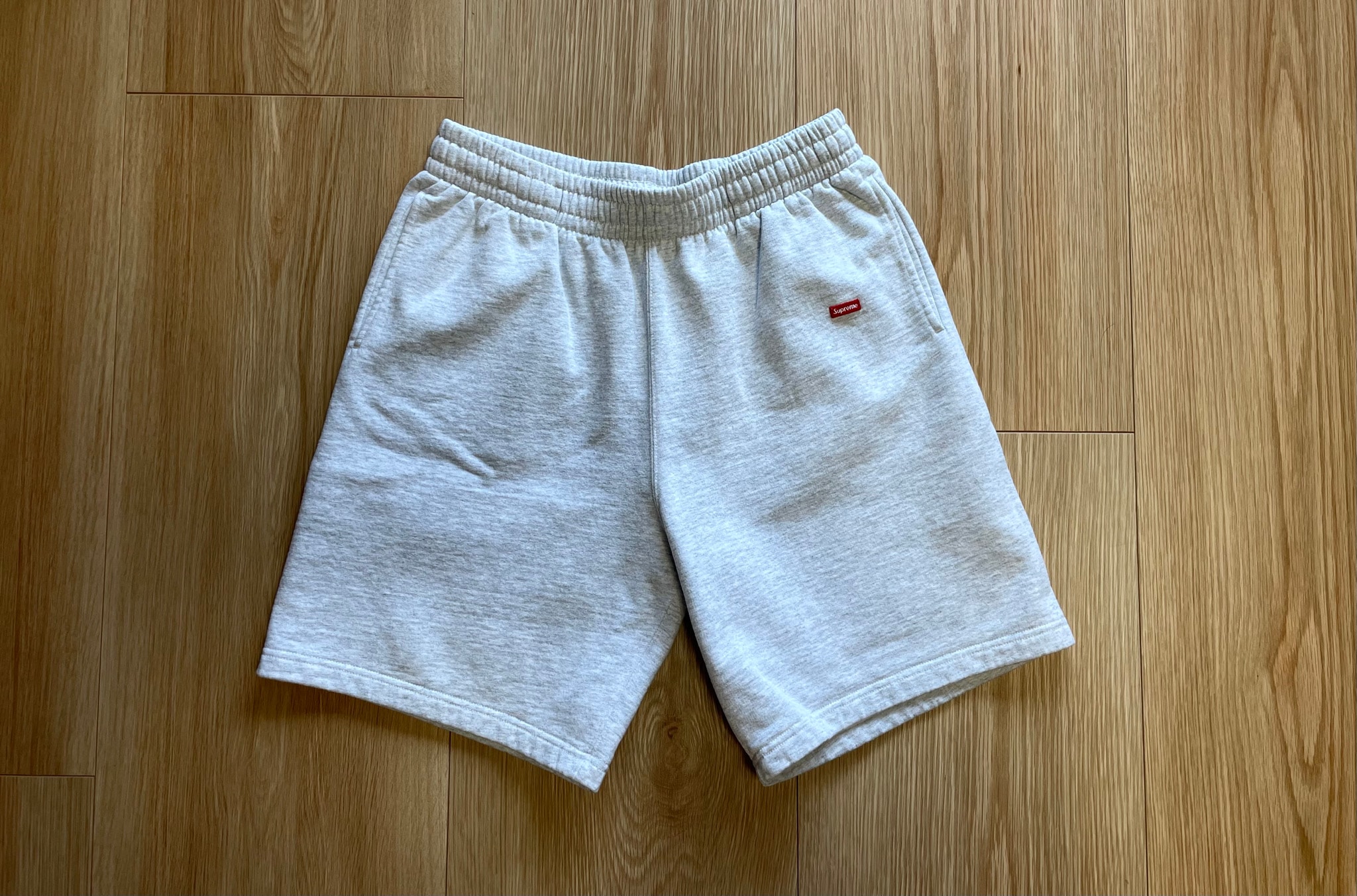 Supreme Small Box Sweatshort "Ash Grey"