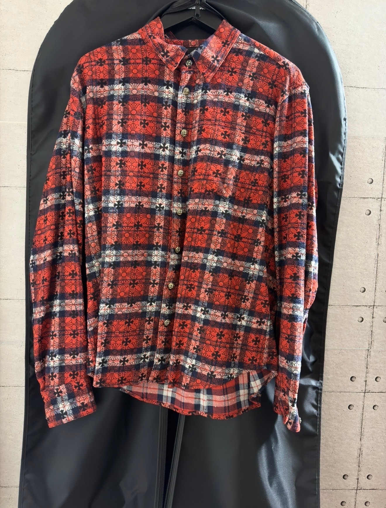 クロムハーツ ルーズエンド クロスパッチ付クロス総柄チェック長袖シャツ "レッド/ブラック"