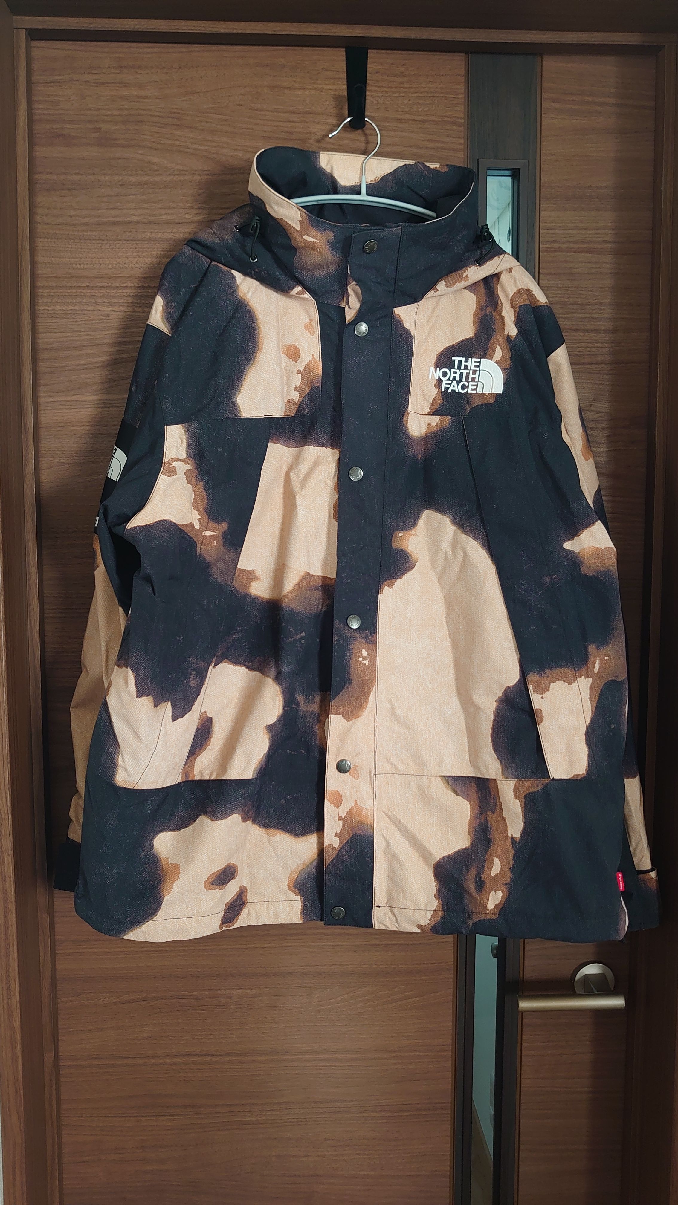 Supreme x The North Face Bleached Denim Print Mountain Jacket "Black"