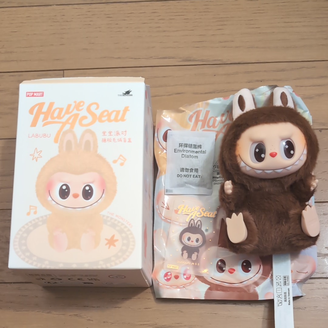 POP MART THE MONSTERS (LABUBU) Have a Seat Plush Series DUODUO (Secret)