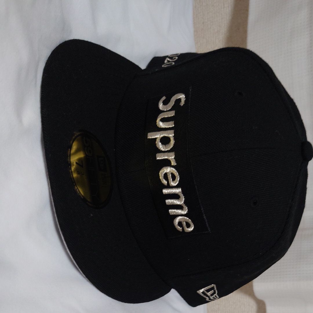 Supreme $1M Metallic Box Logo New Era® "Black"