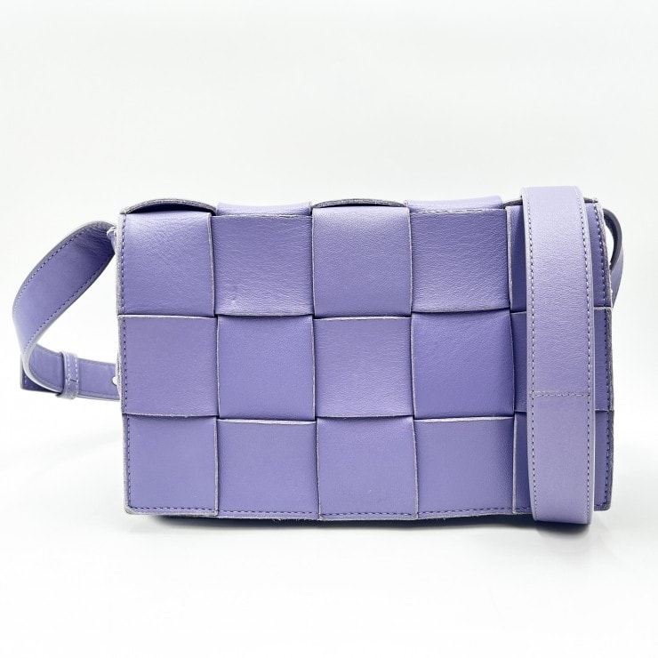 BOTTEGA VENETA(ボッテガヴェネタ)カセット ヴィンテージ ショルダーバッグ パープル ラムレザー レディース 【中古】