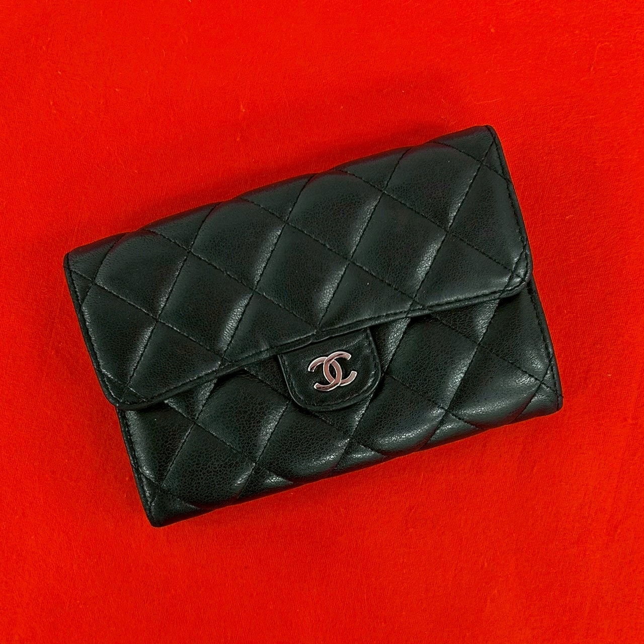 CHANEL シャネル マトラッセ ココマーク ラムスキン 二つ折り財布 ブラック
 72367