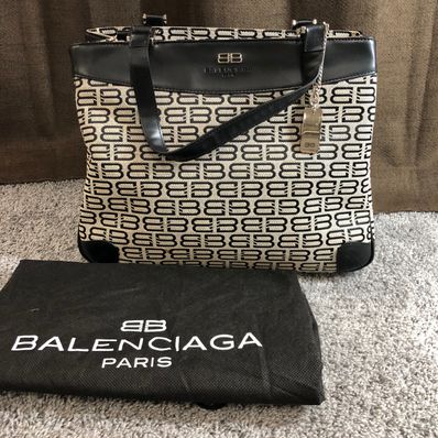 バレンシアガ ステラロゴラウンドバッグ