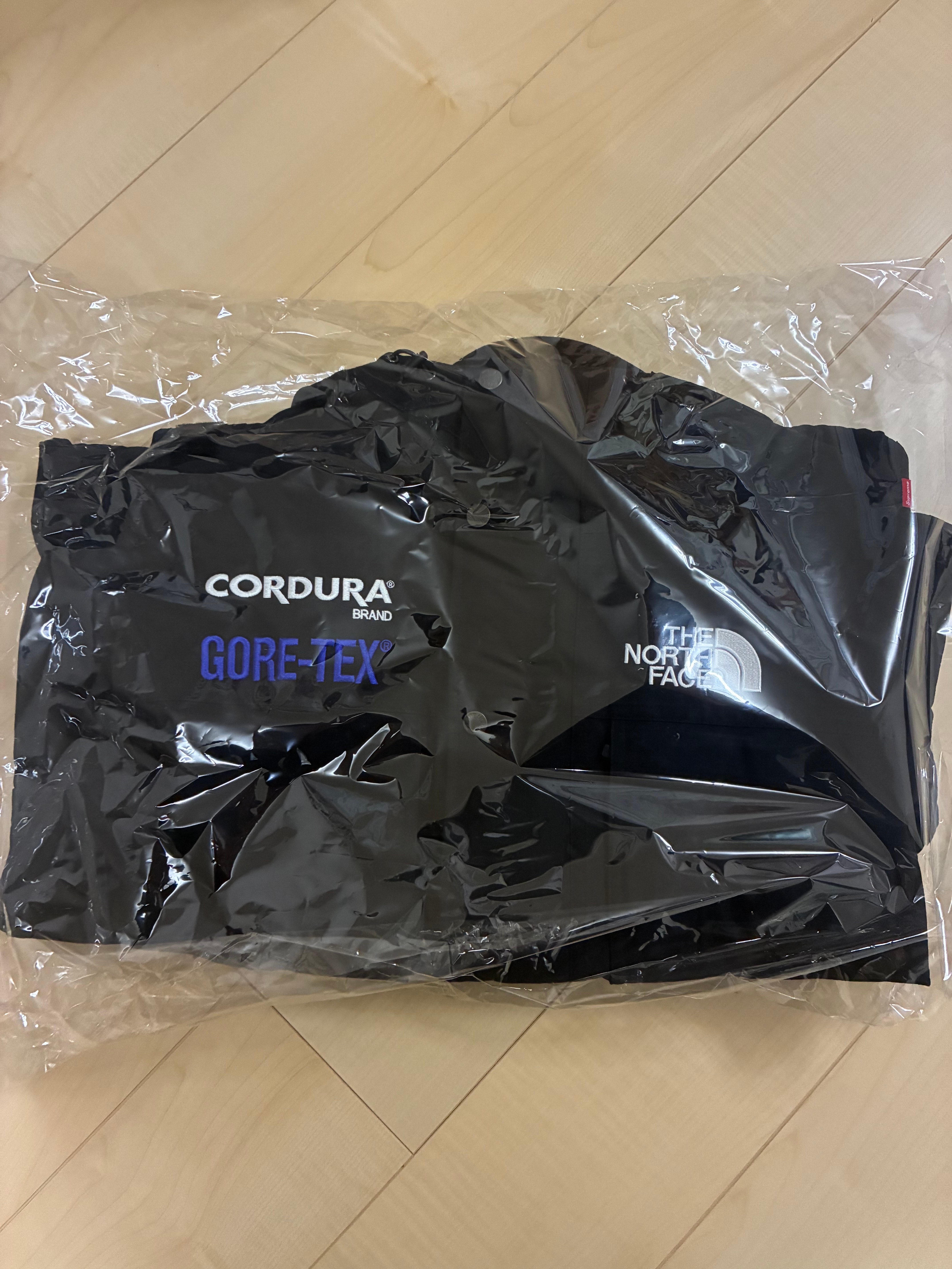 Supreme x The North Face Expedition Jacket "Black"