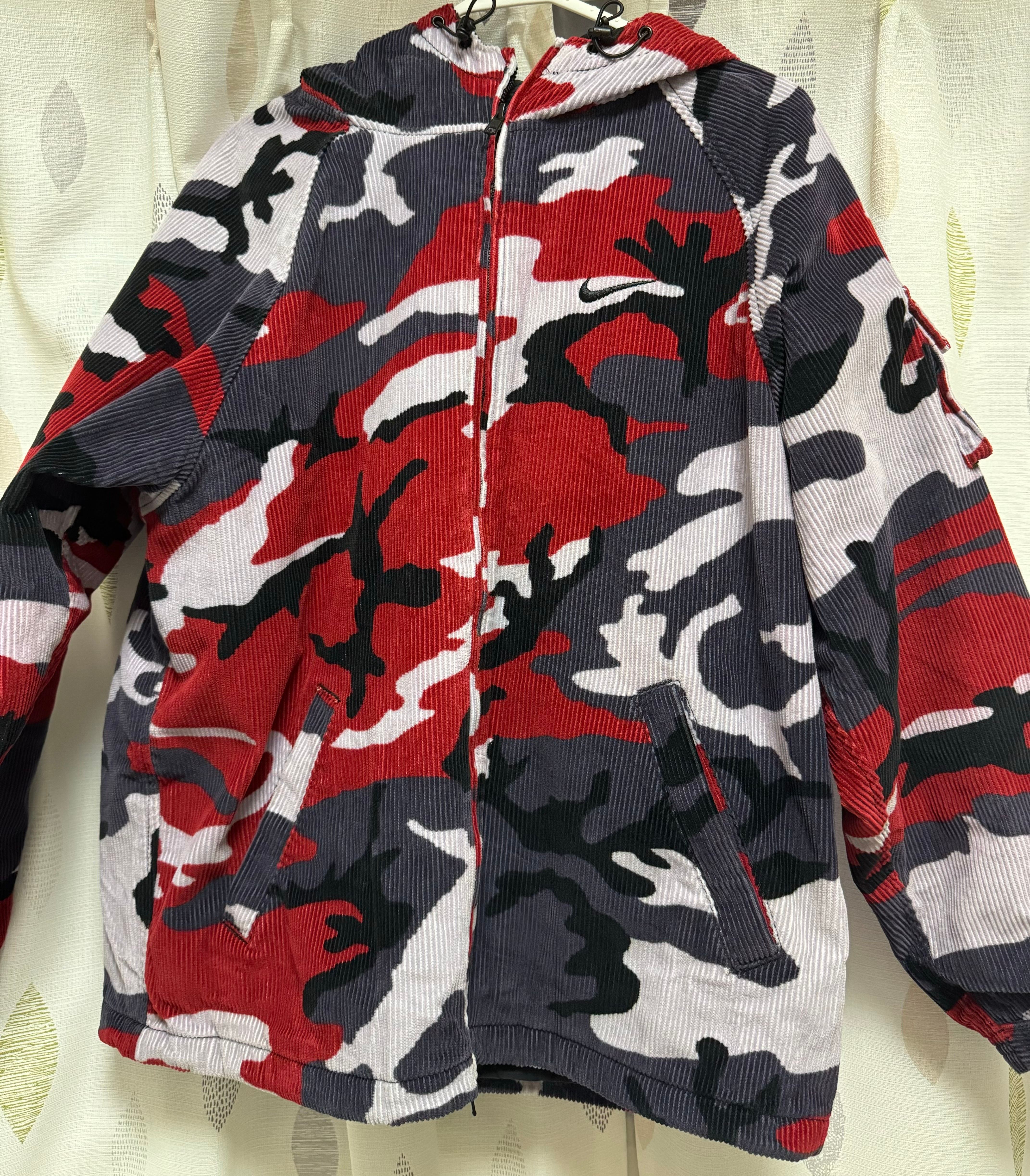 Supreme / Nike Arc Corduroy Hooded Jacket "Red Camo"