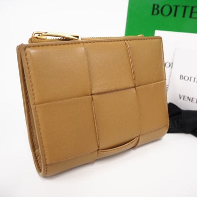 美品 BOTTEGAVENETA ボッテガヴェネタ マキシイントレチャート スモール カセット 二つ折りファスナーウォレット 706010 二つ折り財布 ブラウン ラムスキン レディース