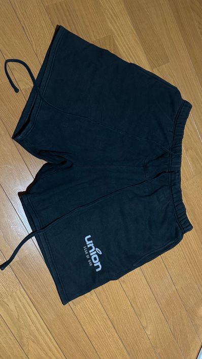 FEAR OF GOD ESSENTIALS × UNION Vintage Short Vintage "Black"