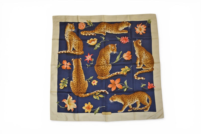 サルヴァトーレフェラガモ スカーフ レディース