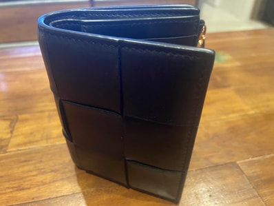 イントレチャートナッパレザーのウォレット