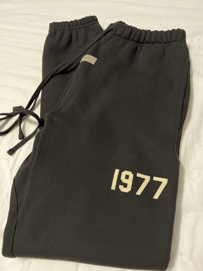 FEAR OF GOD ESSENTIALS 1977 SWEATPANTS "Iron"