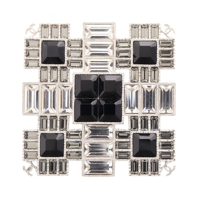 シャネル CHANEL ココマーク スクエア ブローチ アクセサリー メタル / クリスタル レディース シルバー系 / ブラック系 / クリア系 【中古】