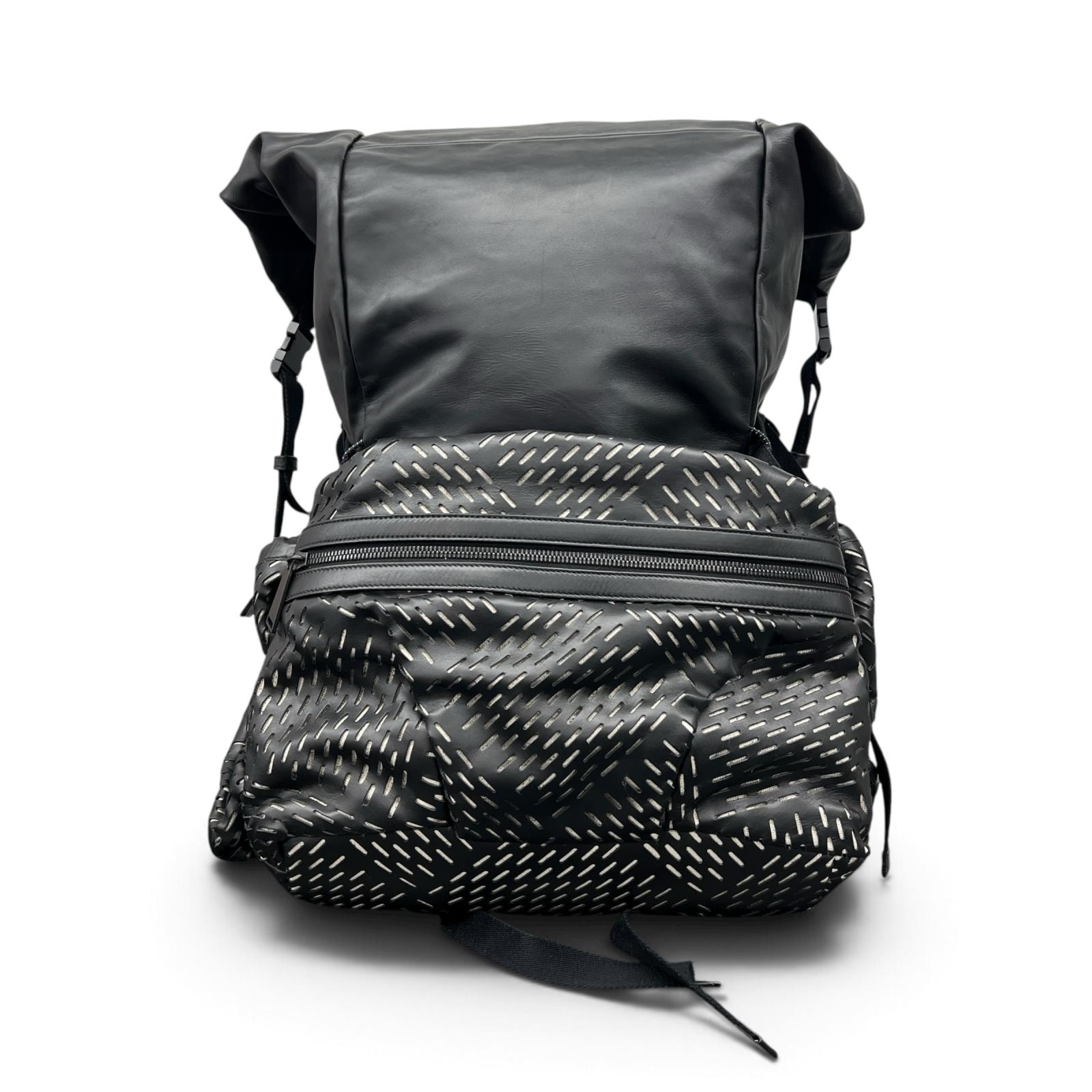 BOTTEGA VENETA 希少 美品 PERFORATED BACKPACK パフォーレイテッド バックパック リュック 580351 カーフレザー ブラック ICチップ確認済 BV ABランク 中古 鑑定済 ボッテガバッグ