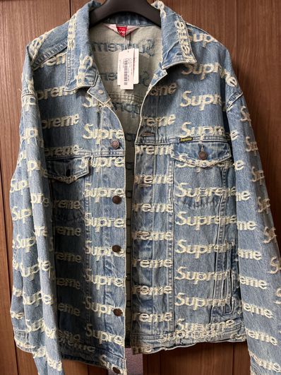 Supreme Frayed Logos Denim Trucker Jacket "Blue"