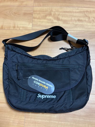 Supreme 2022ss Small Messenger Bag "Black"