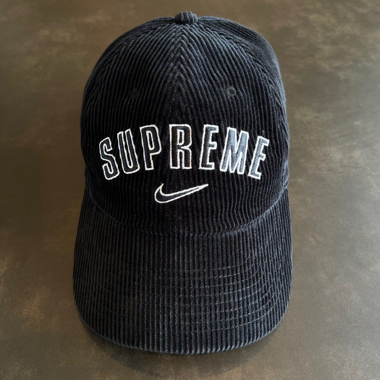 Supreme / Nike Arc Corduroy 6-Panel "Black"