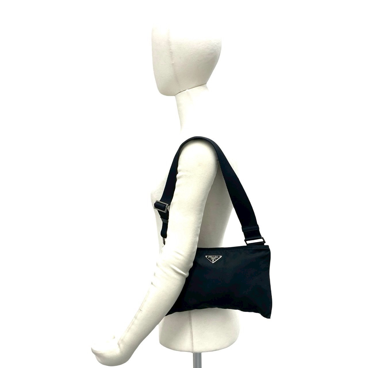 B (目立った傷や汚れなし)】PRADA プラダ 三角ロゴ 金具 ナイロン
