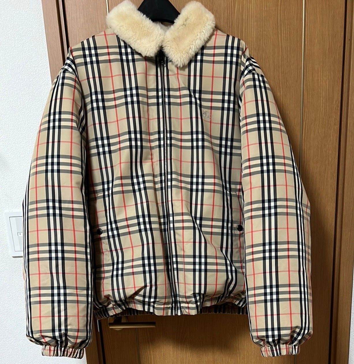 Supreme / Burberry Shearling Collar Down Puffer Jacket "Beige"