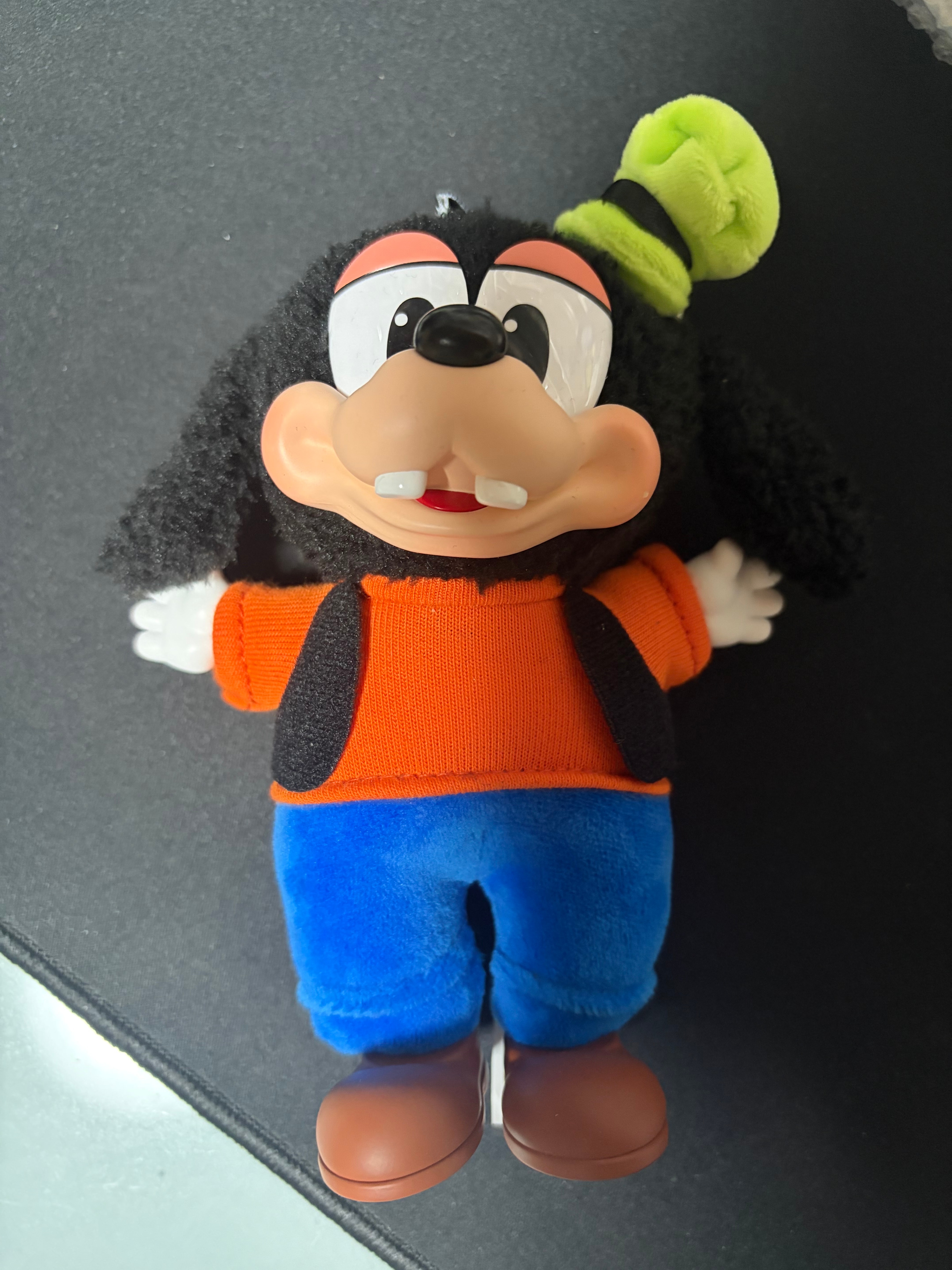POP MART DISNEY Mickey Family Cute Together Series Plush Keychain Goofy