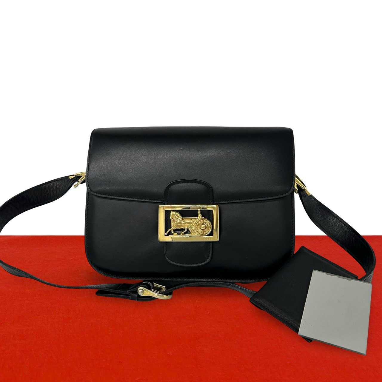 CELINE セリーヌ ロゴ 馬車金具 カーフ ショルダーバッグ ブラック
 04369