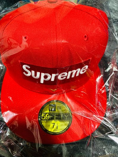 Supreme No Comp Box Logo New Era "Red"