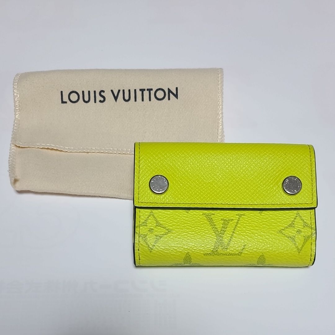 Louis Vuitton Discovery Compact Wallet 