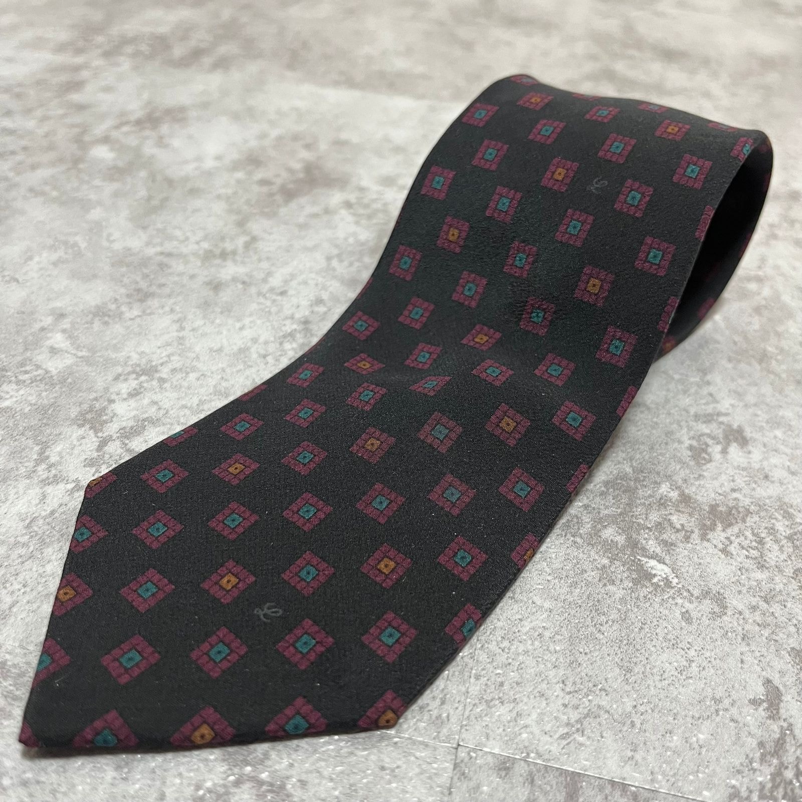 ロエベ ネクタイ メンズ