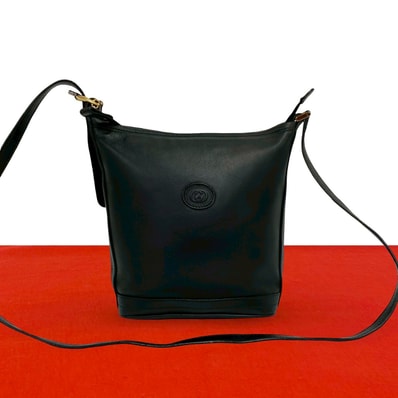 GUCCI グッチ GG ロゴ レザー ショルダーバッグ ブラック
38502