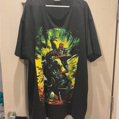 Marvel x Kith Spider-Man Venom Battle Vintage Tee "Black"