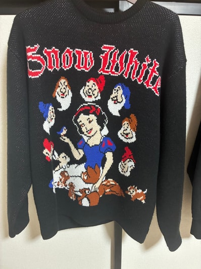Supreme Snow White Sweater Supreme Snow White Sweater