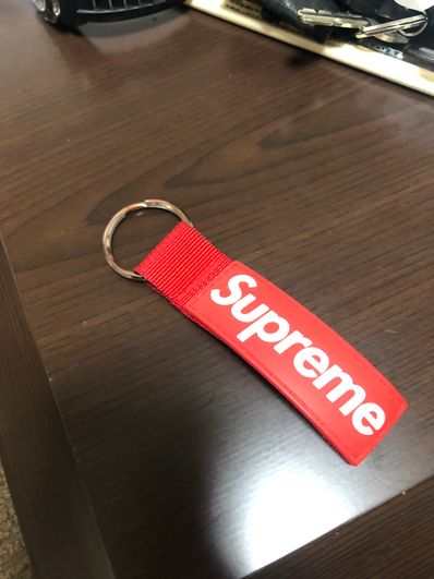 Supreme Webbing Keychain "Red" (20FW)