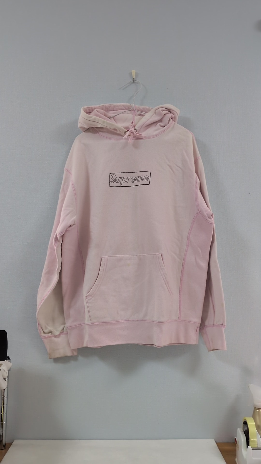 Supreme x KAWS Chalk Logo Hooded Sweatshirt "Pink"(2021)