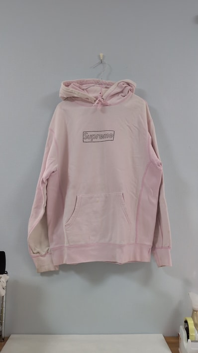 Supreme x KAWS Chalk Logo Hooded Sweatshirt "Pink"(2021)