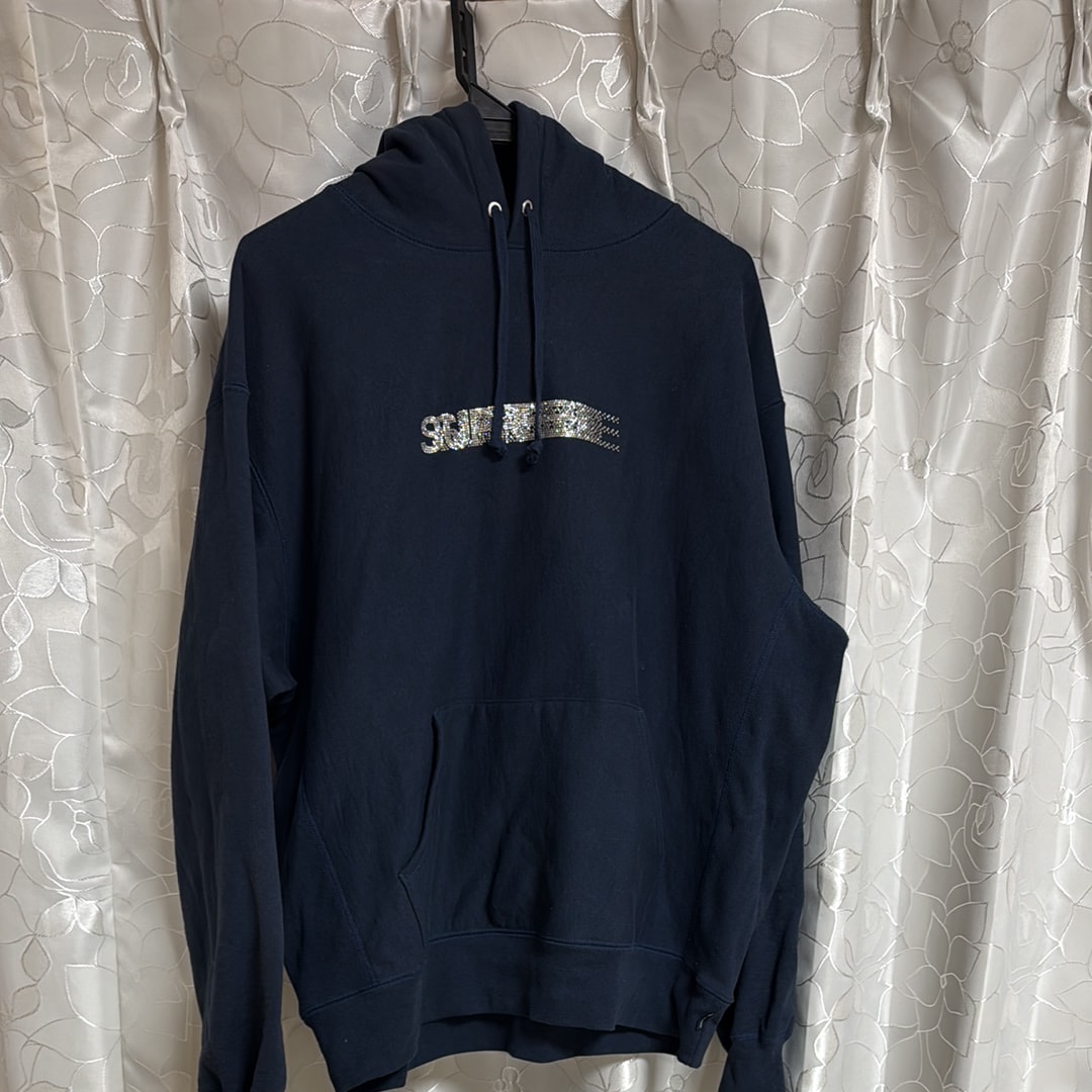 シュプリーム x スワロフスキー モーション ロゴ フード スウェットシャツ "ネイビー"