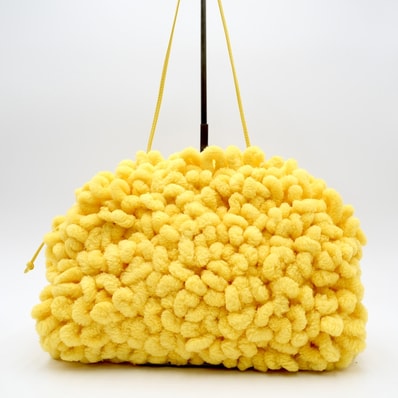 BOTTEGA VENETA(ボッテガ・ヴェネタ)ザ・ポーチ ループヤーン ショルダーバッグ イエロー レザー レディース【中古】