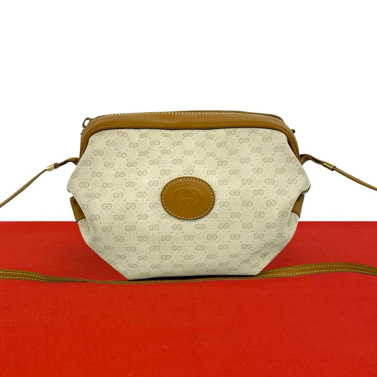 GUCCI グッチ マイクロGG ロゴ PVC レザー ショルダーバッグ ブラウン
85892