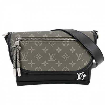LOUIS VUITTON ルイヴィトン ショルダーバッグ パルス・メッセンジャー 肩掛け 斜め掛け M12625 モノグラムキャンバス カーキ ブラック 黒 シルバー金具 メンズ【中古品】